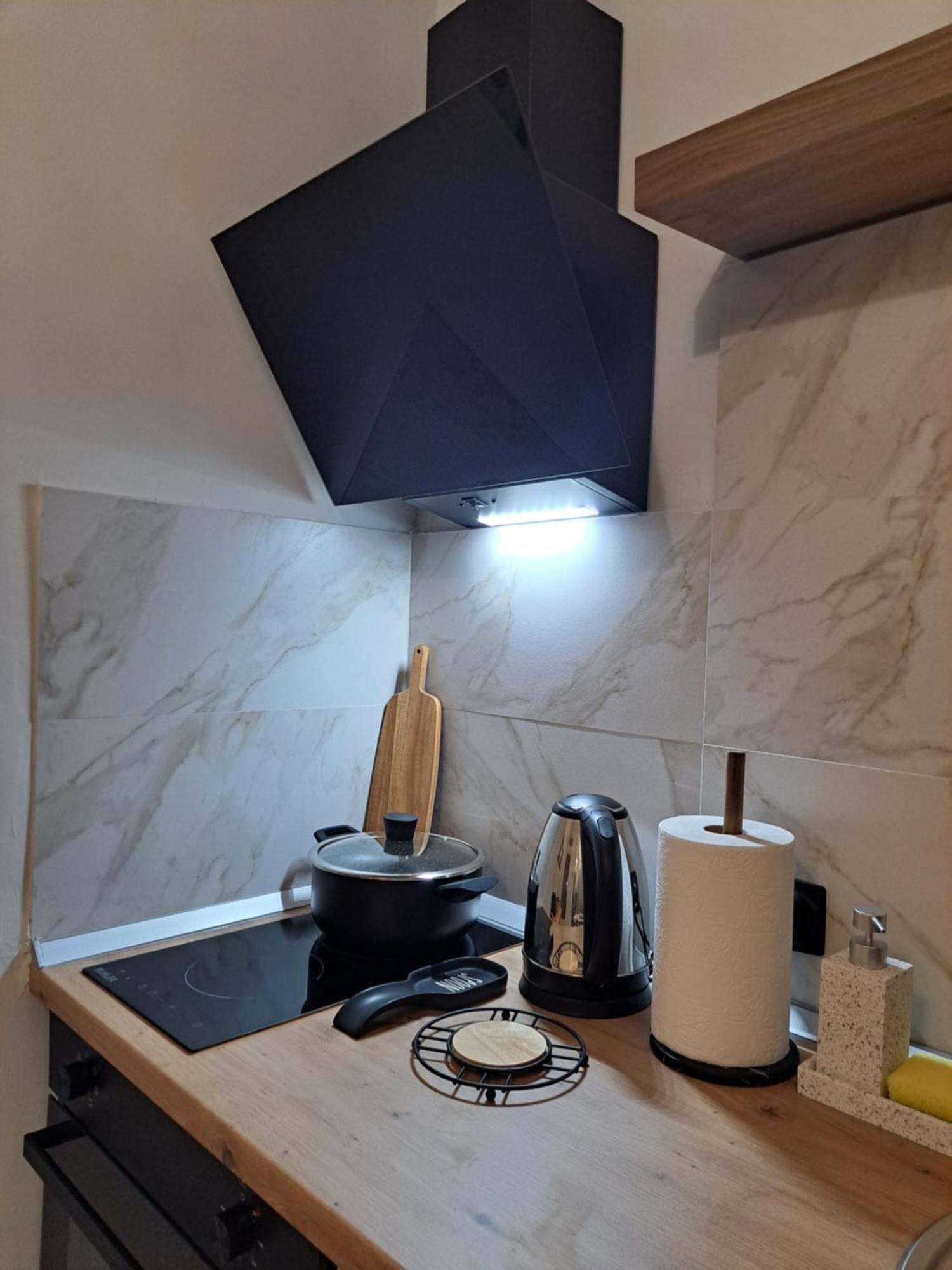 Stylish City Center Apartment 세레스 외부 사진