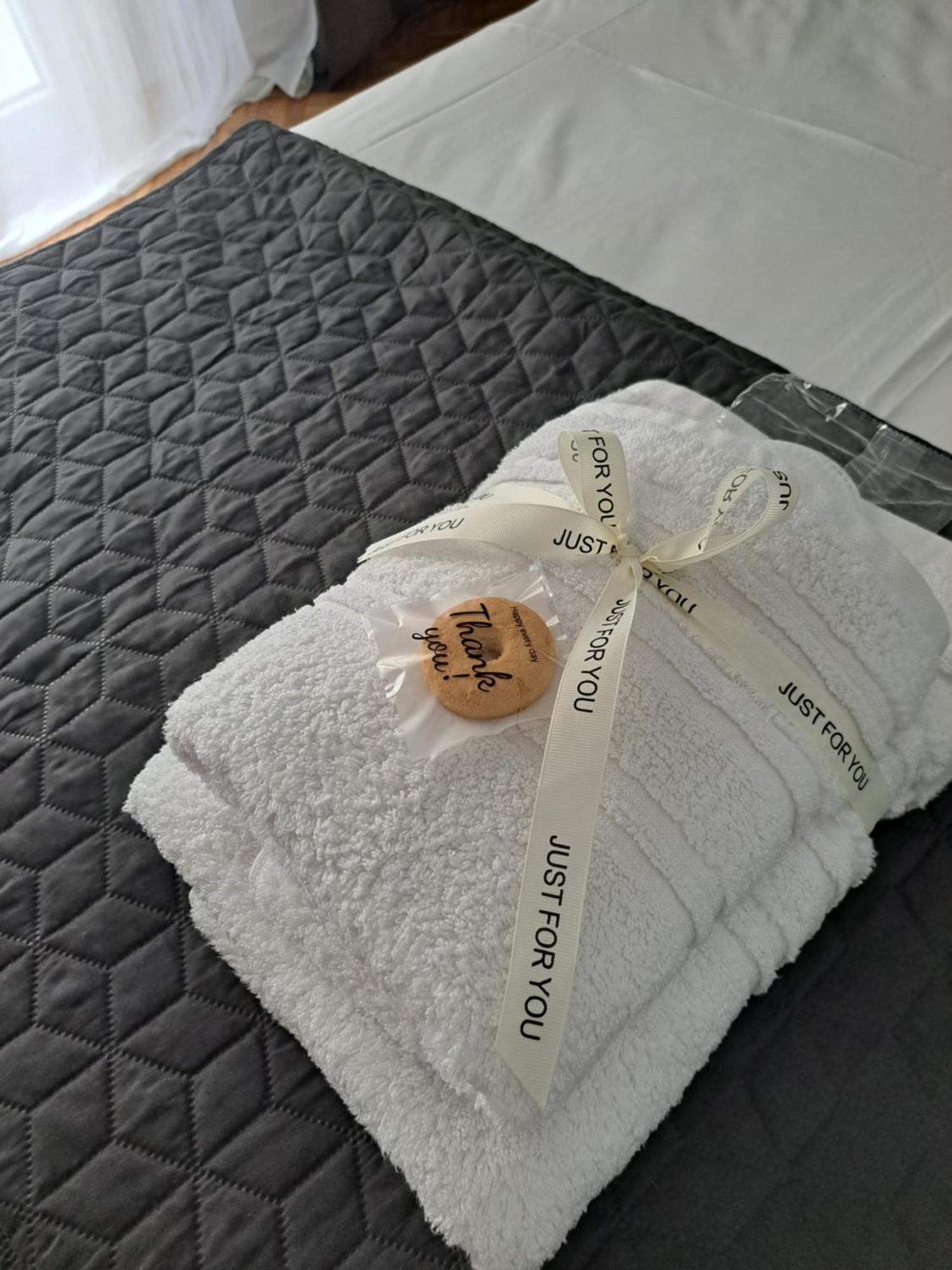 Stylish City Center Apartment 세레스 외부 사진